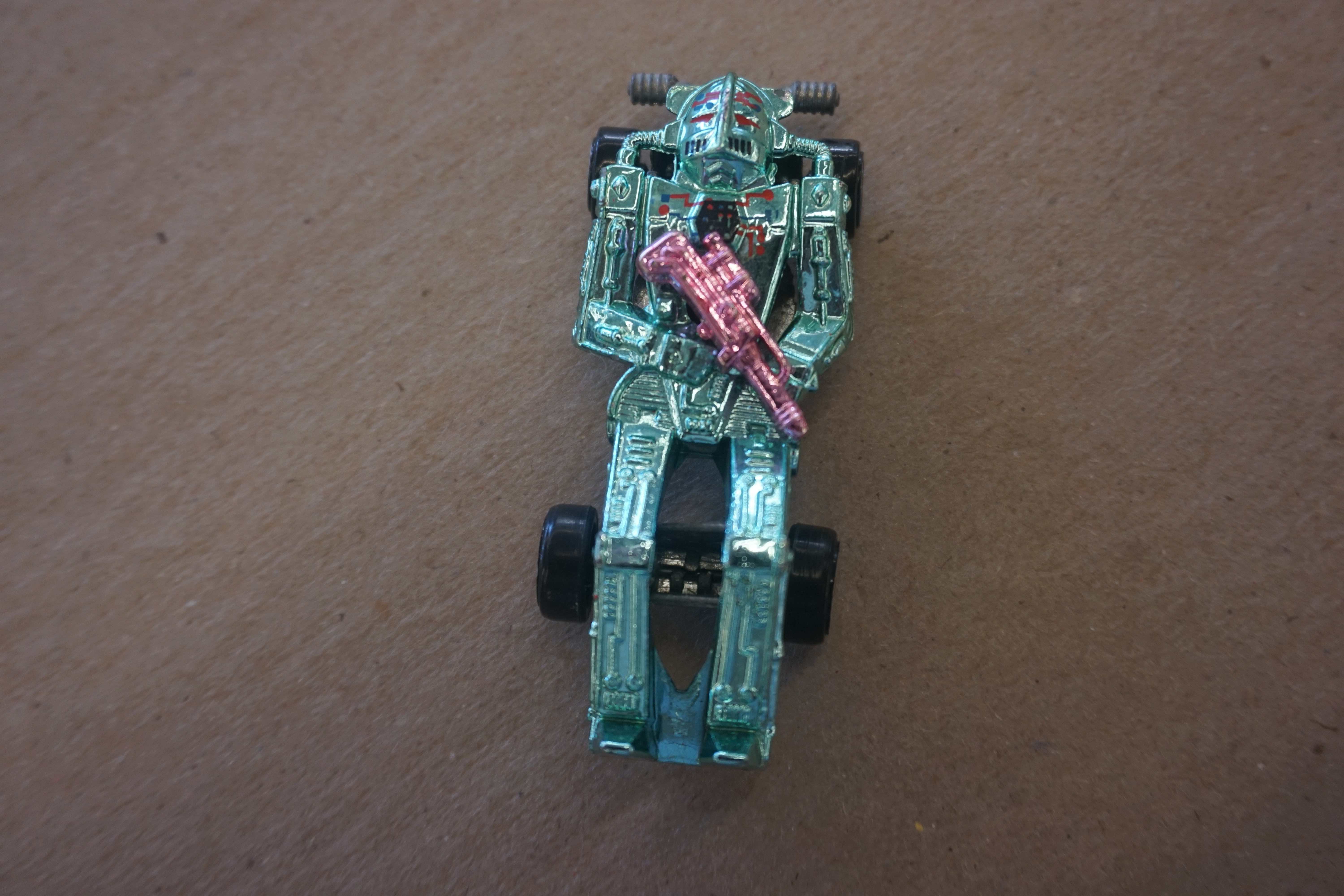 (image for) 1986 Hot Wheels Zombat Green with Pink Gun (7968)