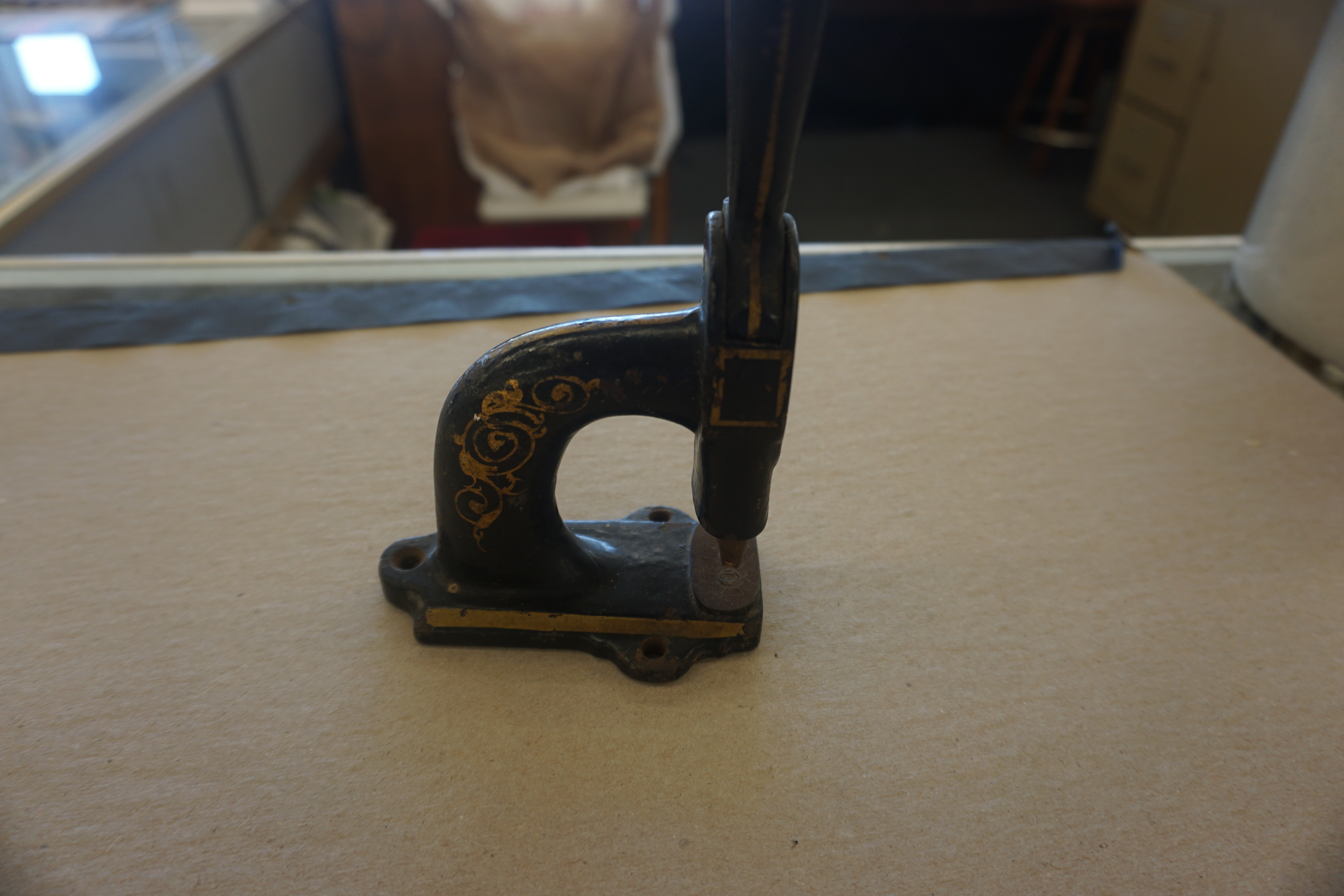 (image for) Antique Eyelet Press Lipman 8" Tall (8471)