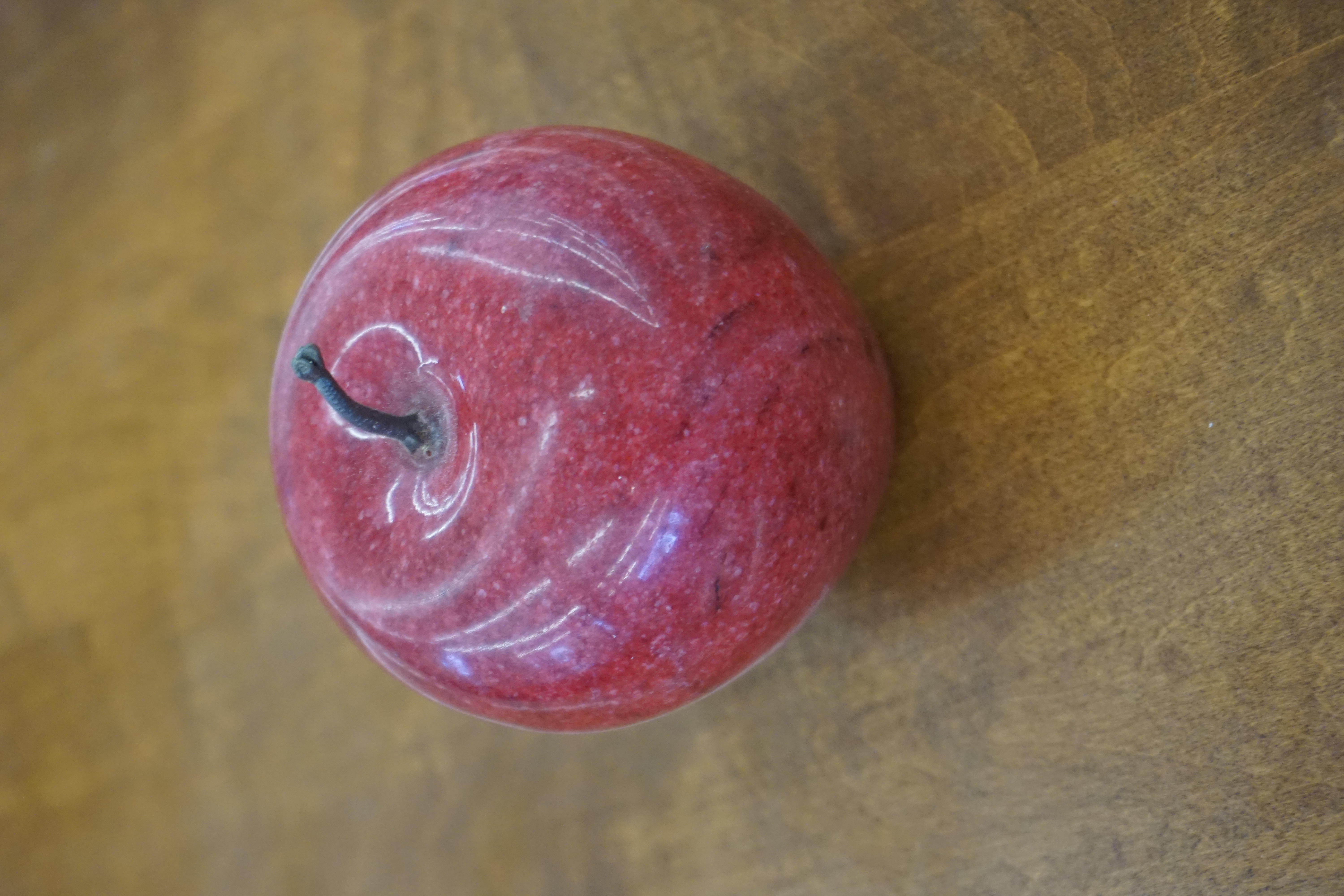 (image for) Marble apple paperweight (8443)