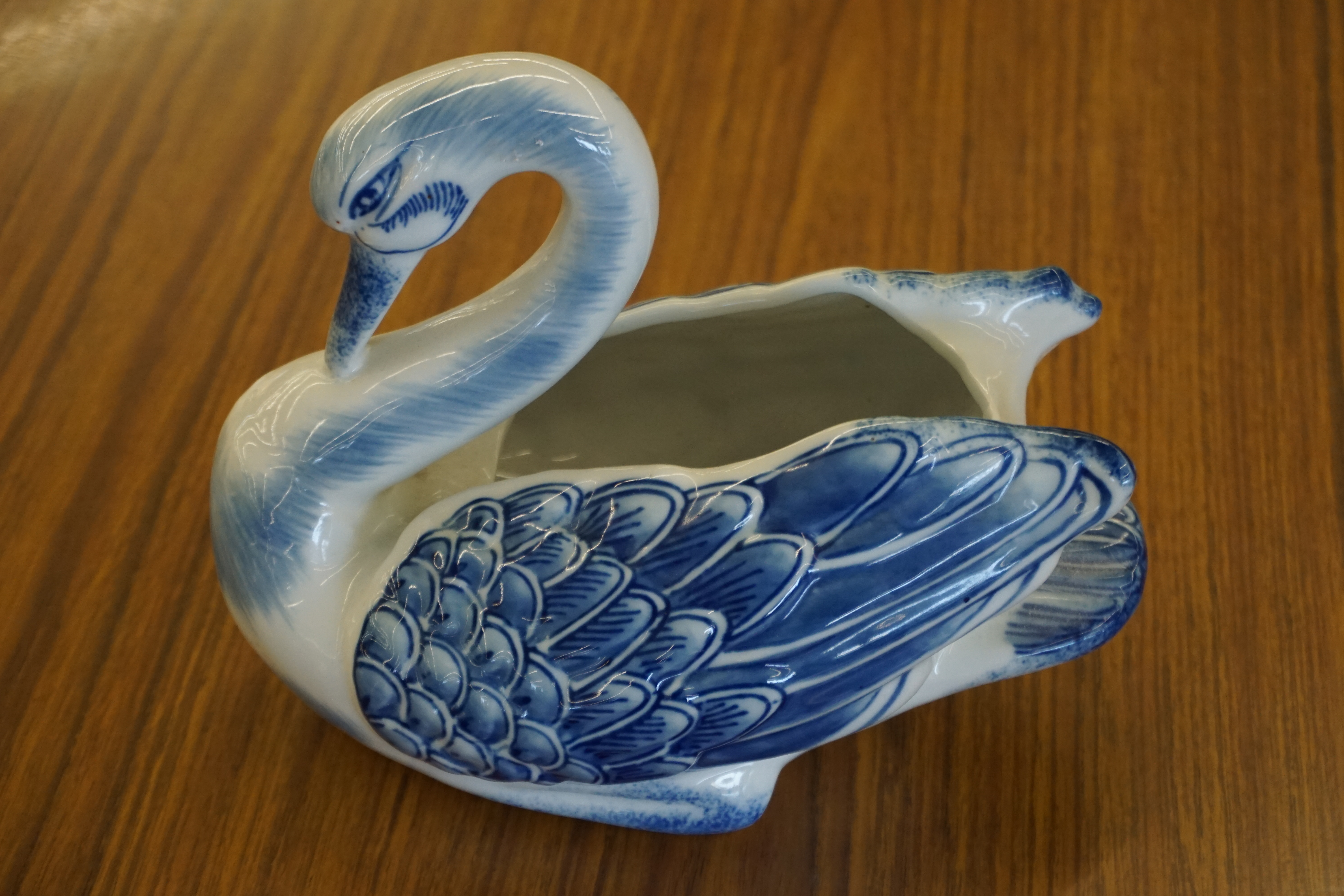 (image for) Chinoiseries blue and white porcelain swan (9339)