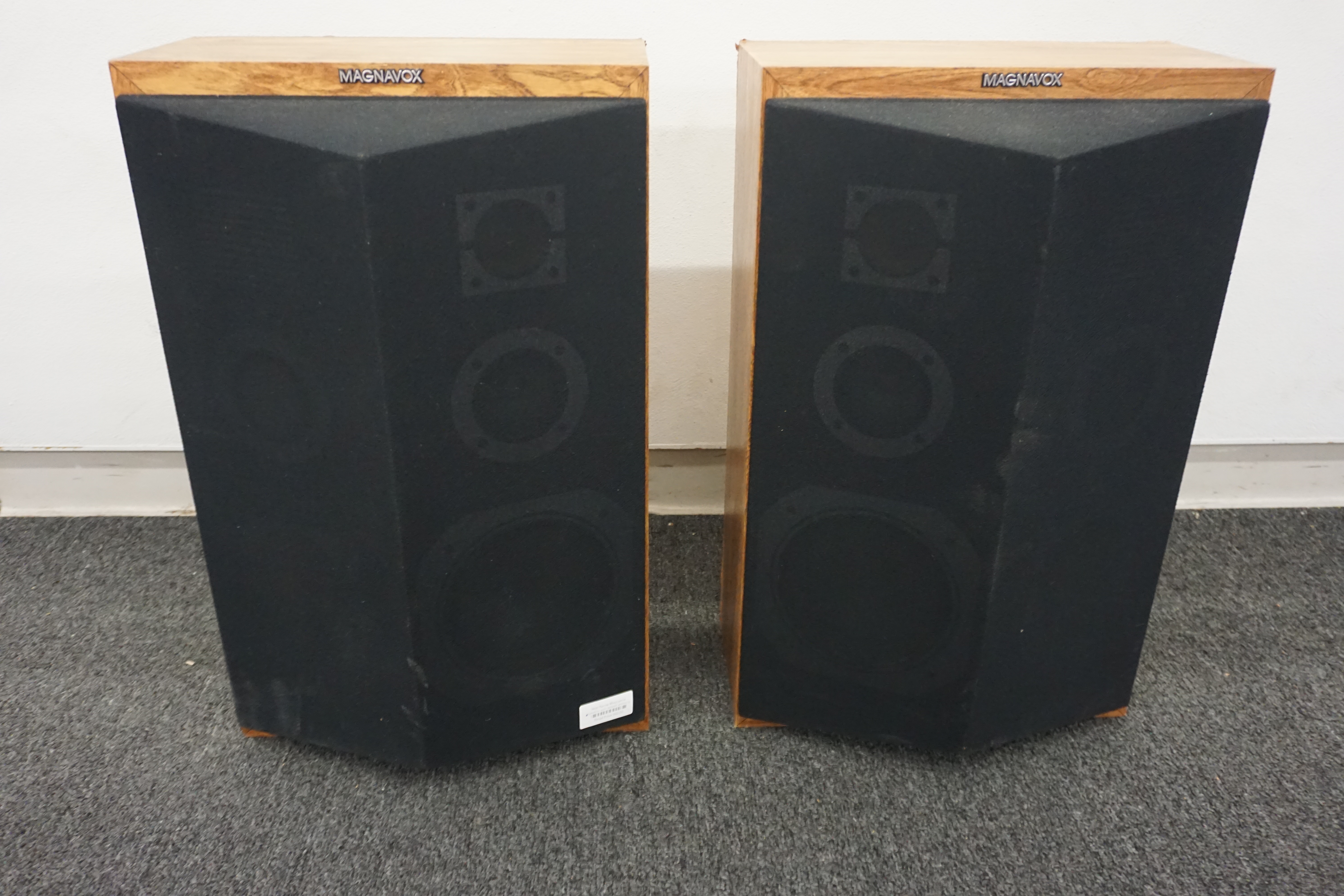 (image for) Magnavox speaker pair tested and working (9526)