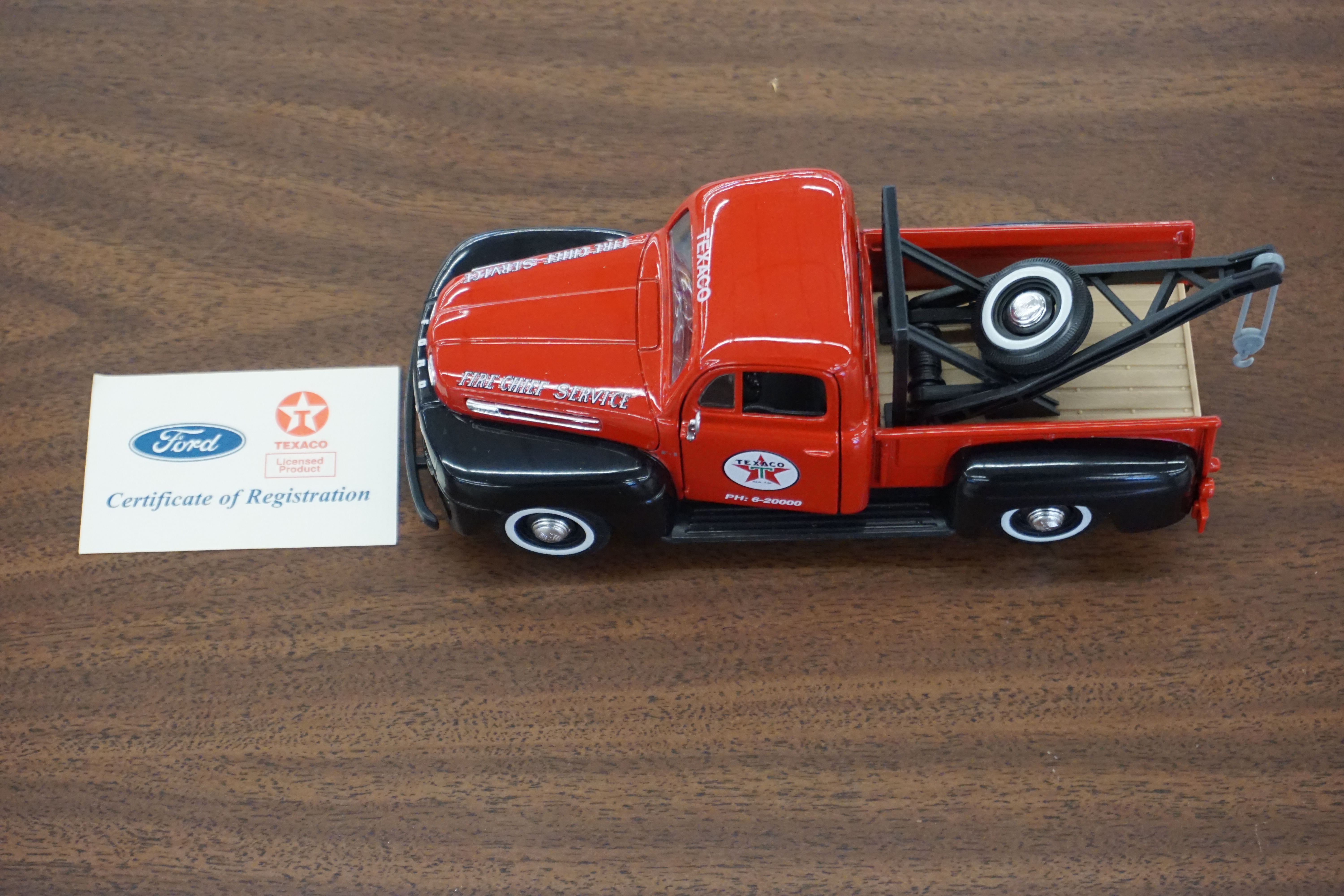 (image for) 1949 Ford F1 Texaco pickup tow truck with certificate of authenticity (4224)