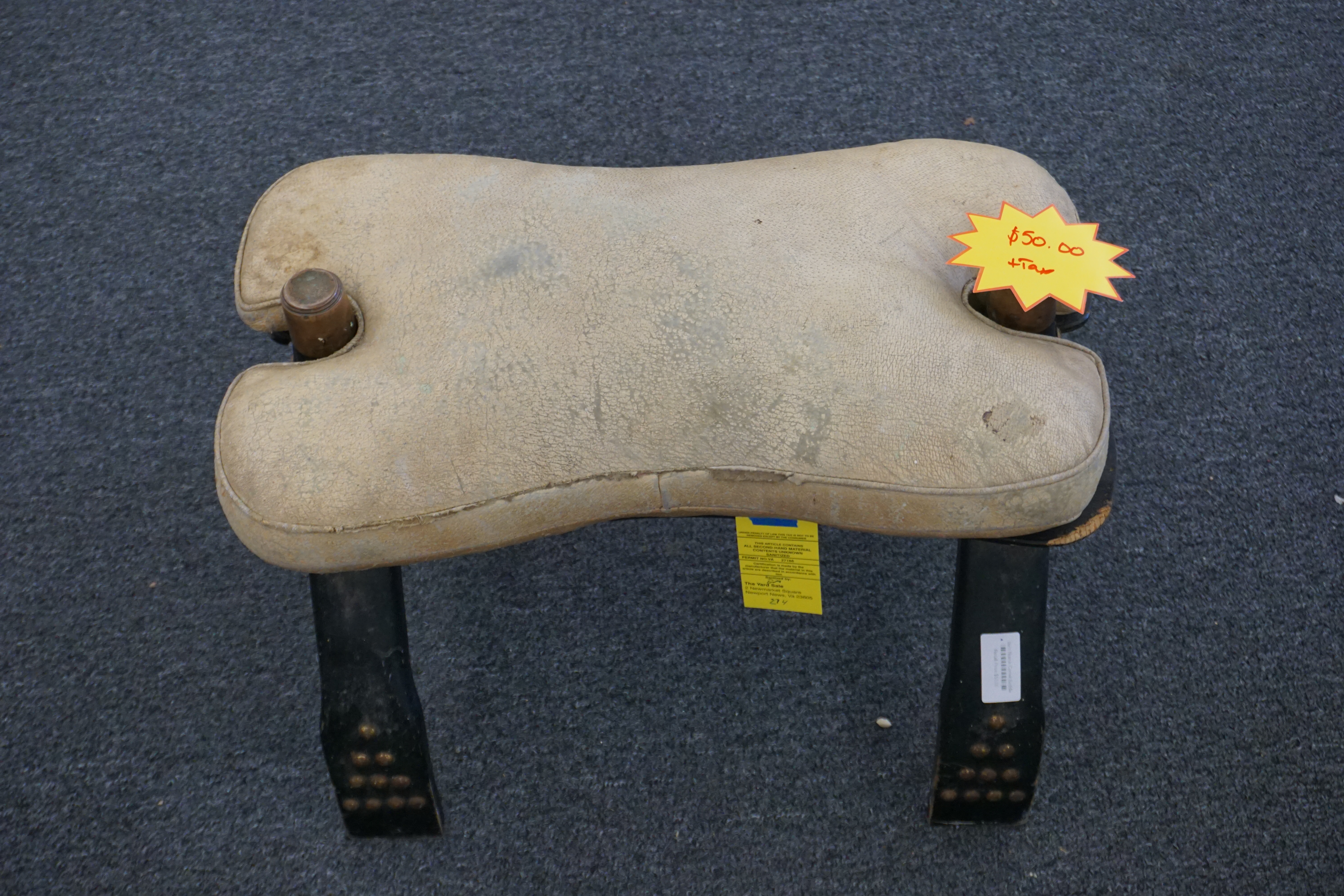 (image for) Camel saddle with cushion (9695)