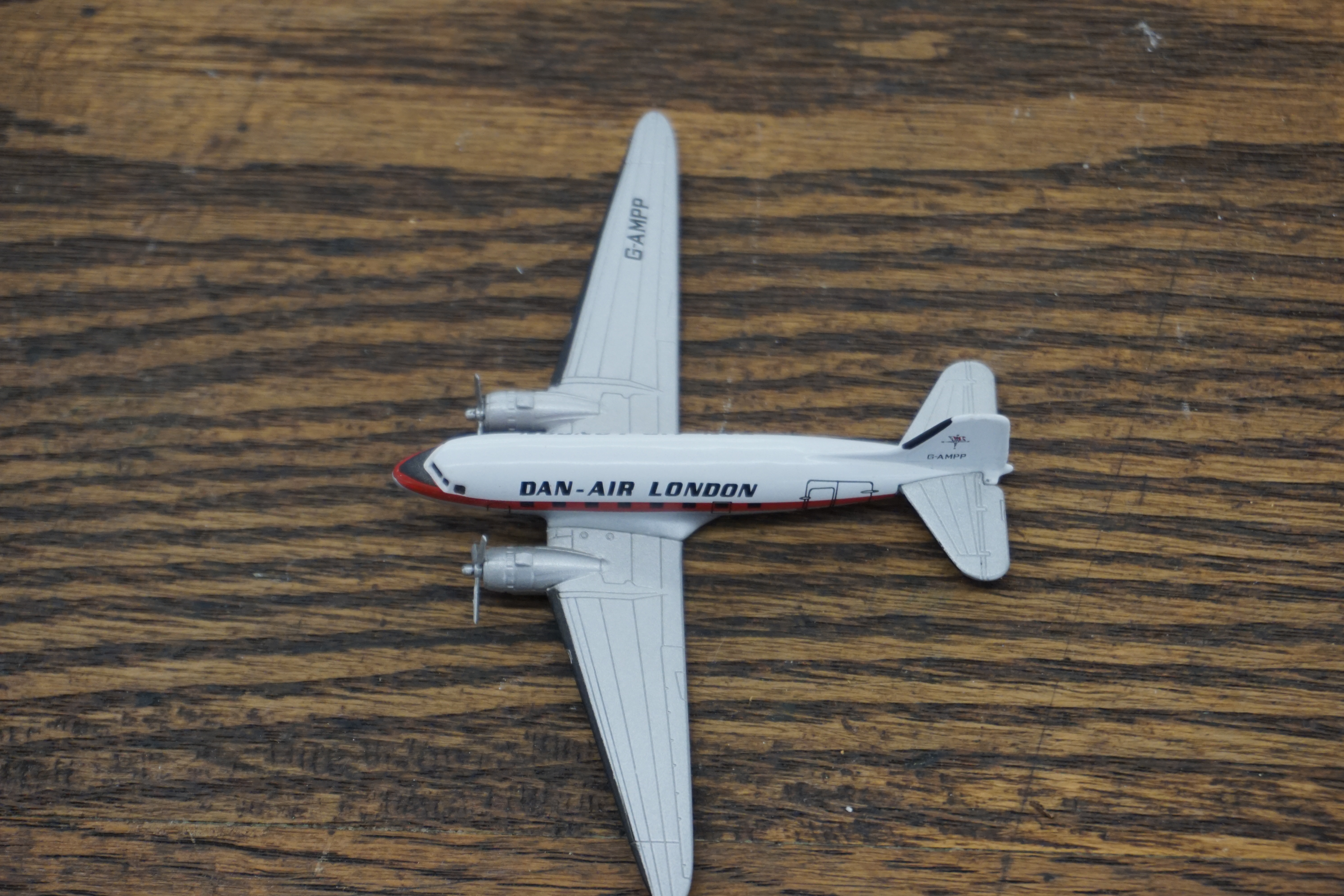 (image for) Corgi Douglas DC-3 "DAN-AIR LONDON" airplane model (4499)