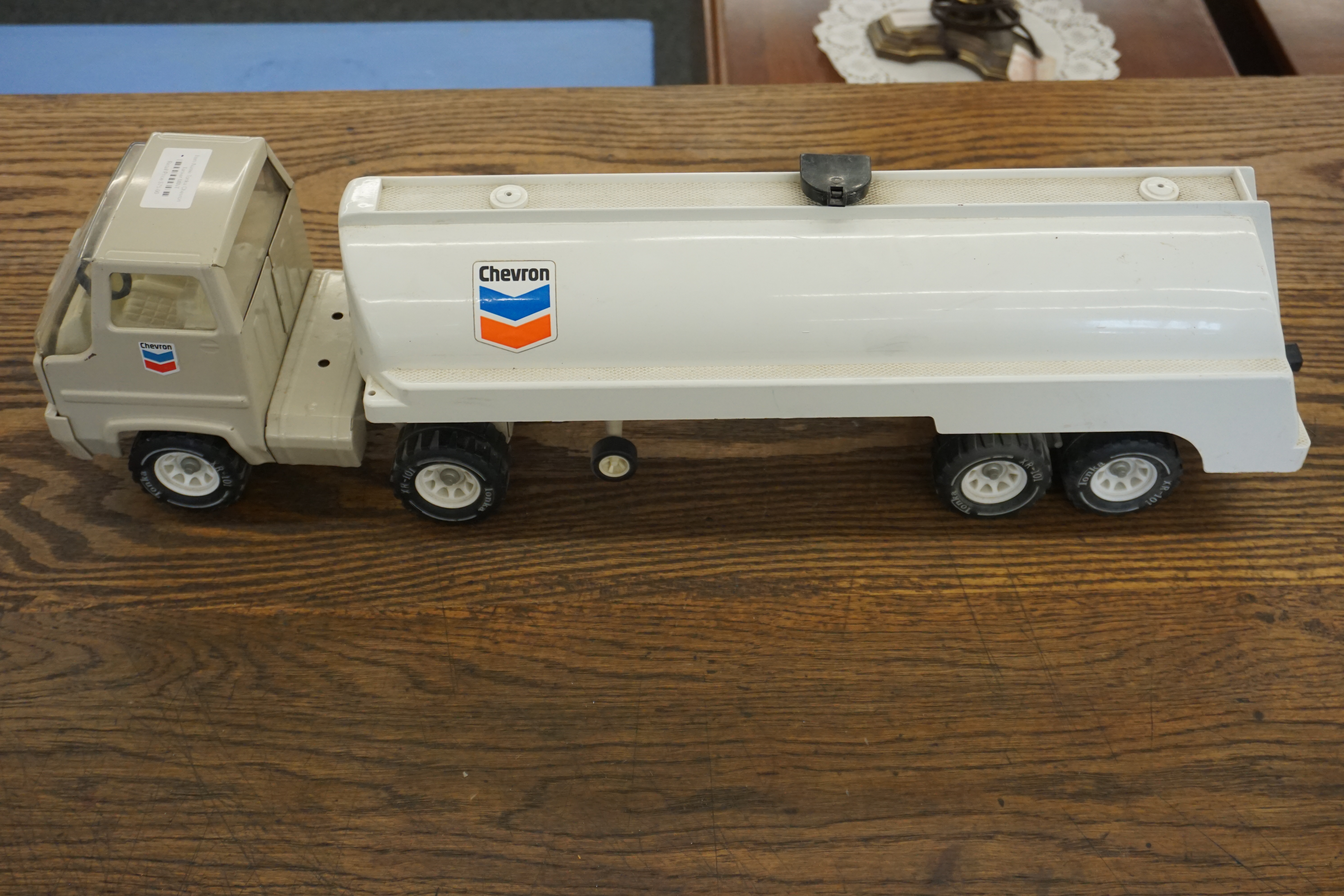 (image for) Vintage 1970's Tonka Chevron truck and tanker (0591)