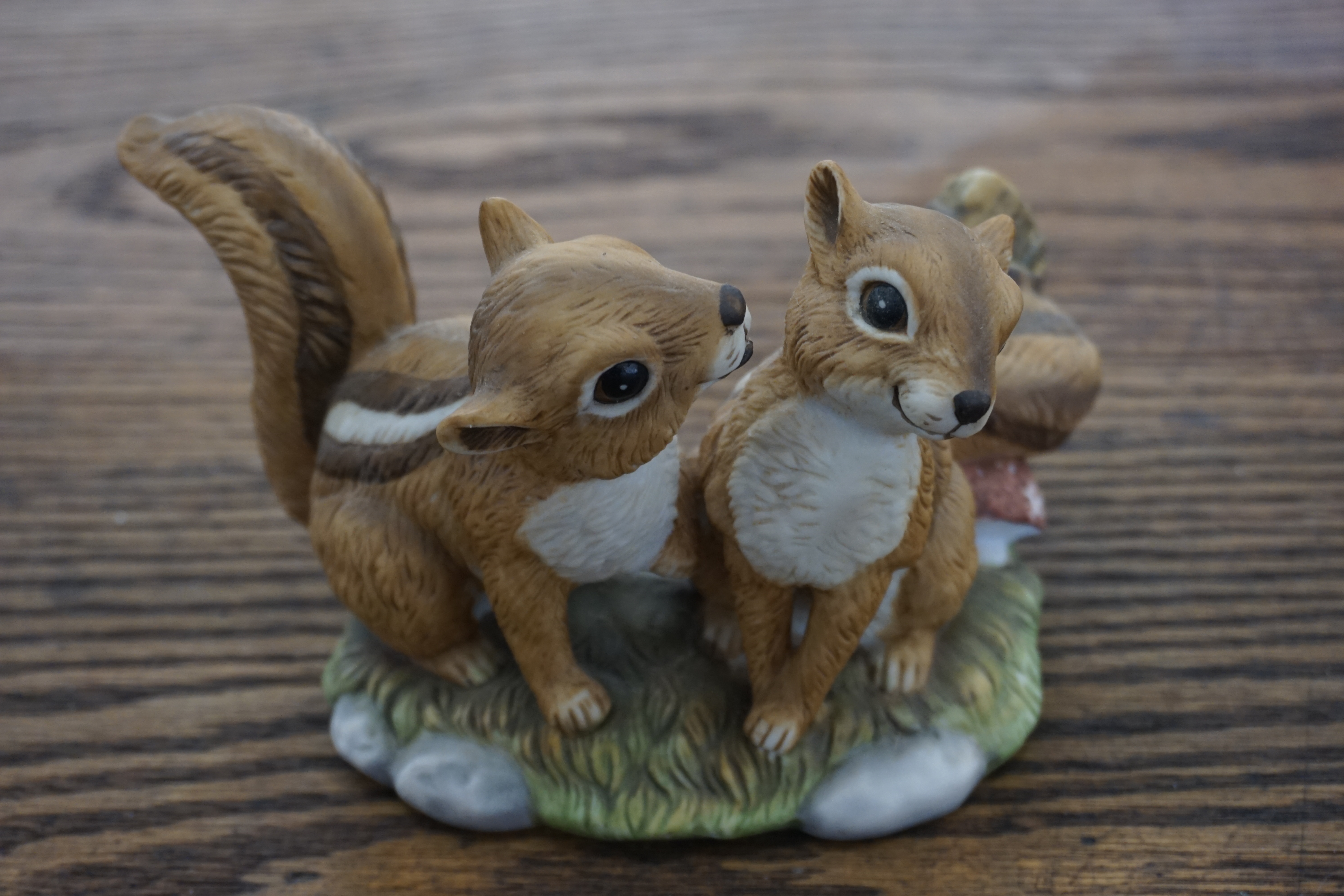 (image for) Vintage Homco 1990 Sweetheart Chipmunks 4x6" Decorative Figure Masterpiece Porcelain (9656)