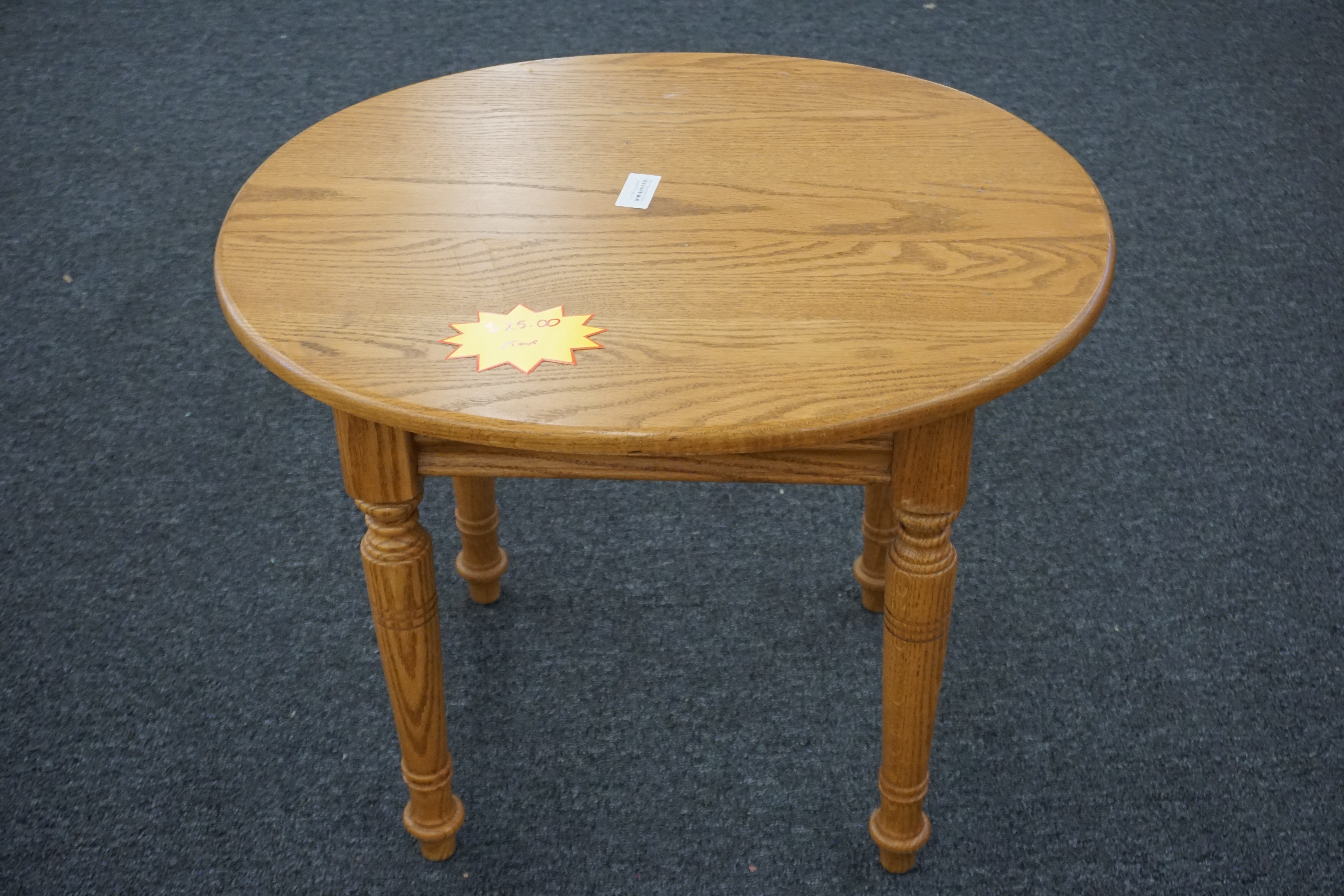 (image for) Oval side table (2560)