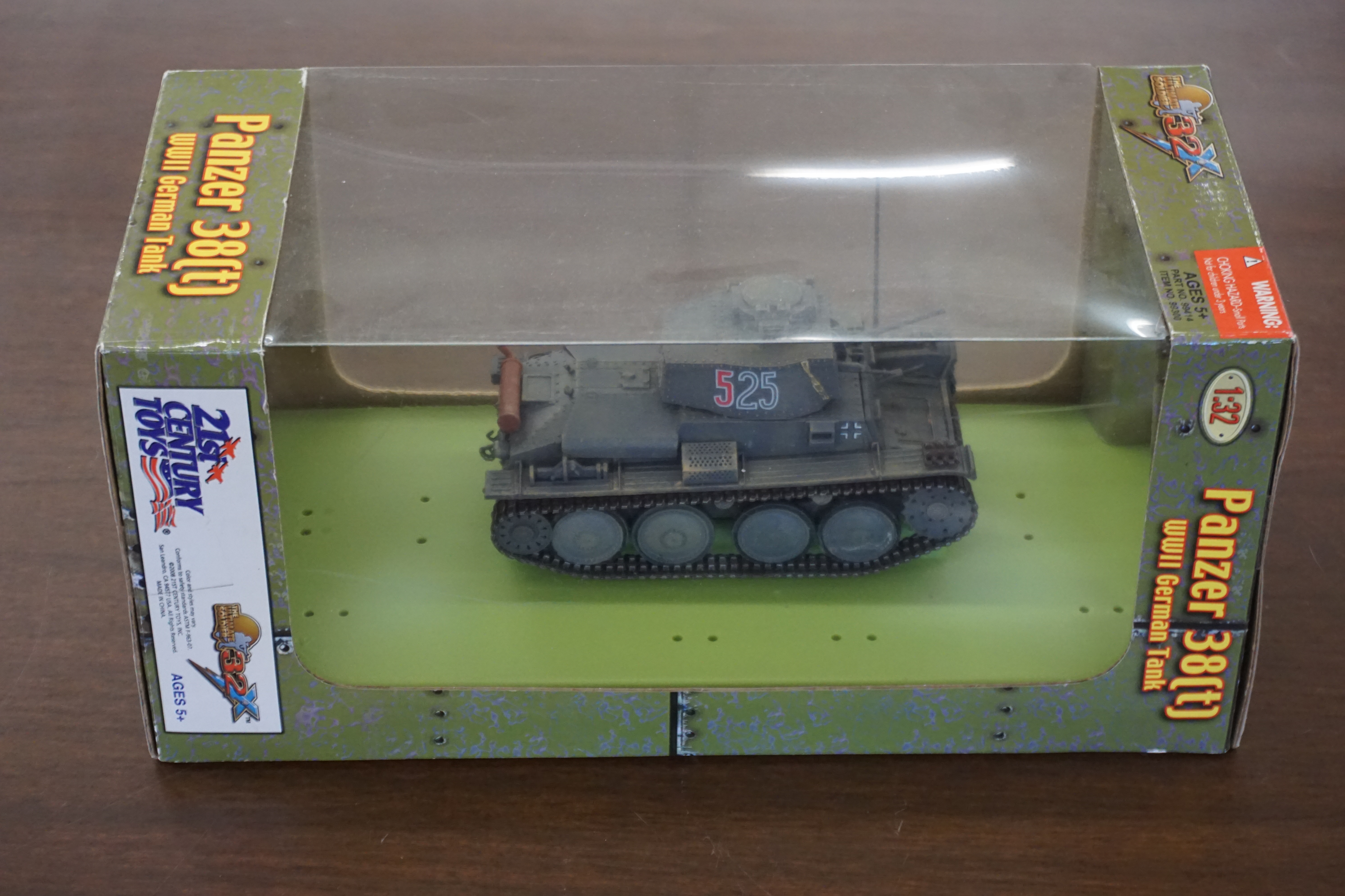 (image for) The Ultimate Soldier 32X Panzer 38(T) WWII German Tank 1/32 Scale Model (4212)