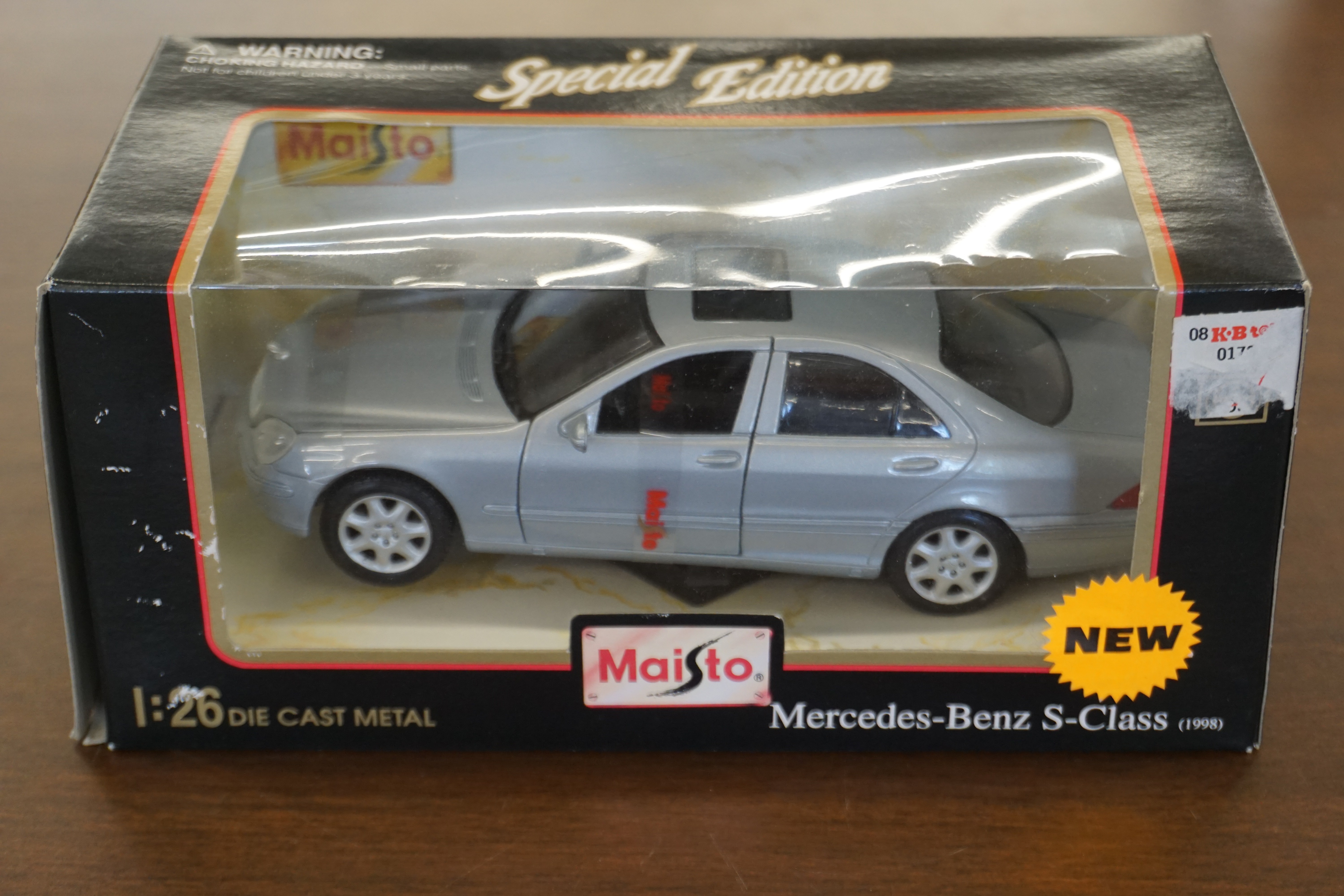 (image for) Maisto 1/26 scale Mercedes S-Class (1998) Silver (4140)