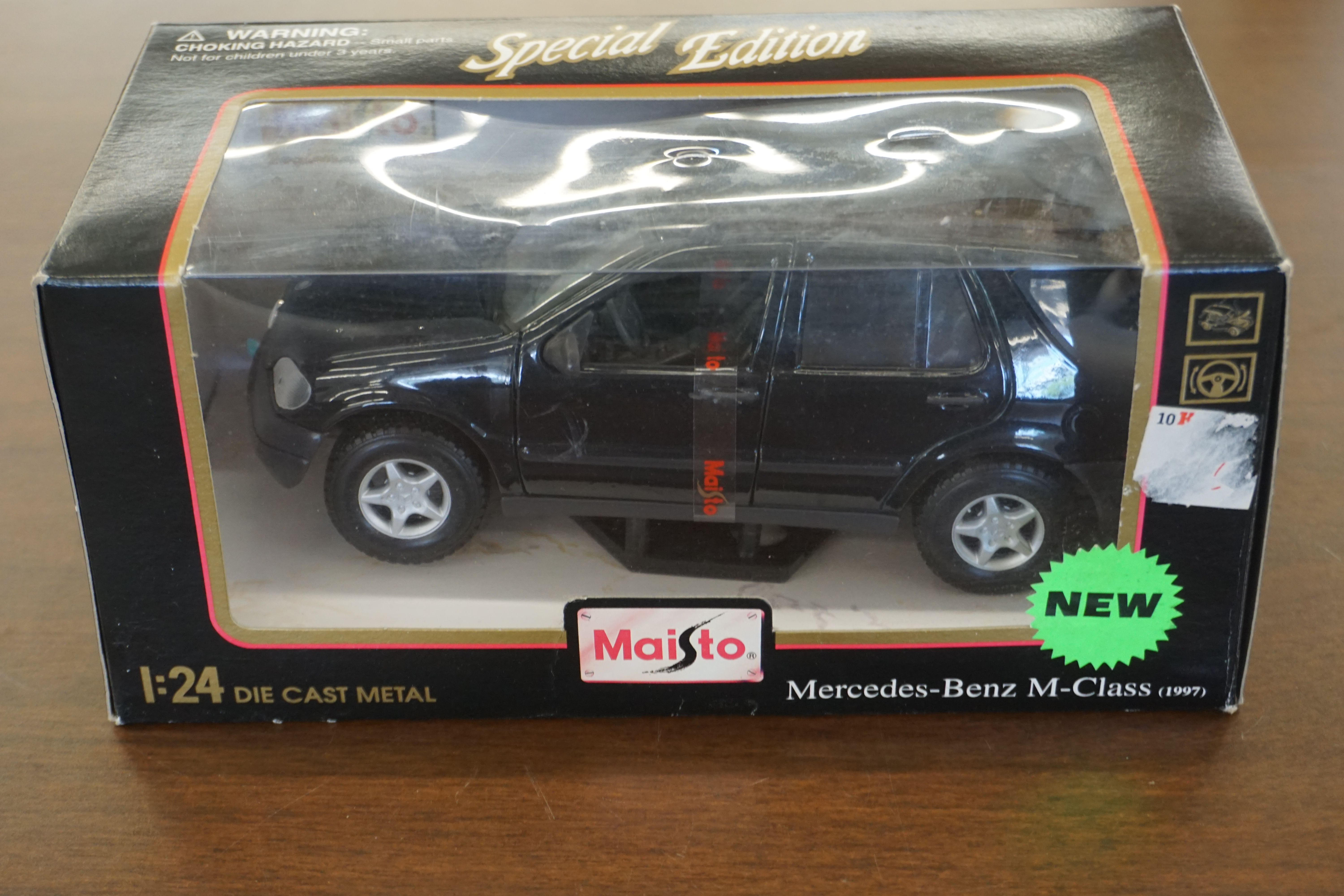 (image for) Maisto 1/26 scale Mercedes M-Class (1997) Black (4141)