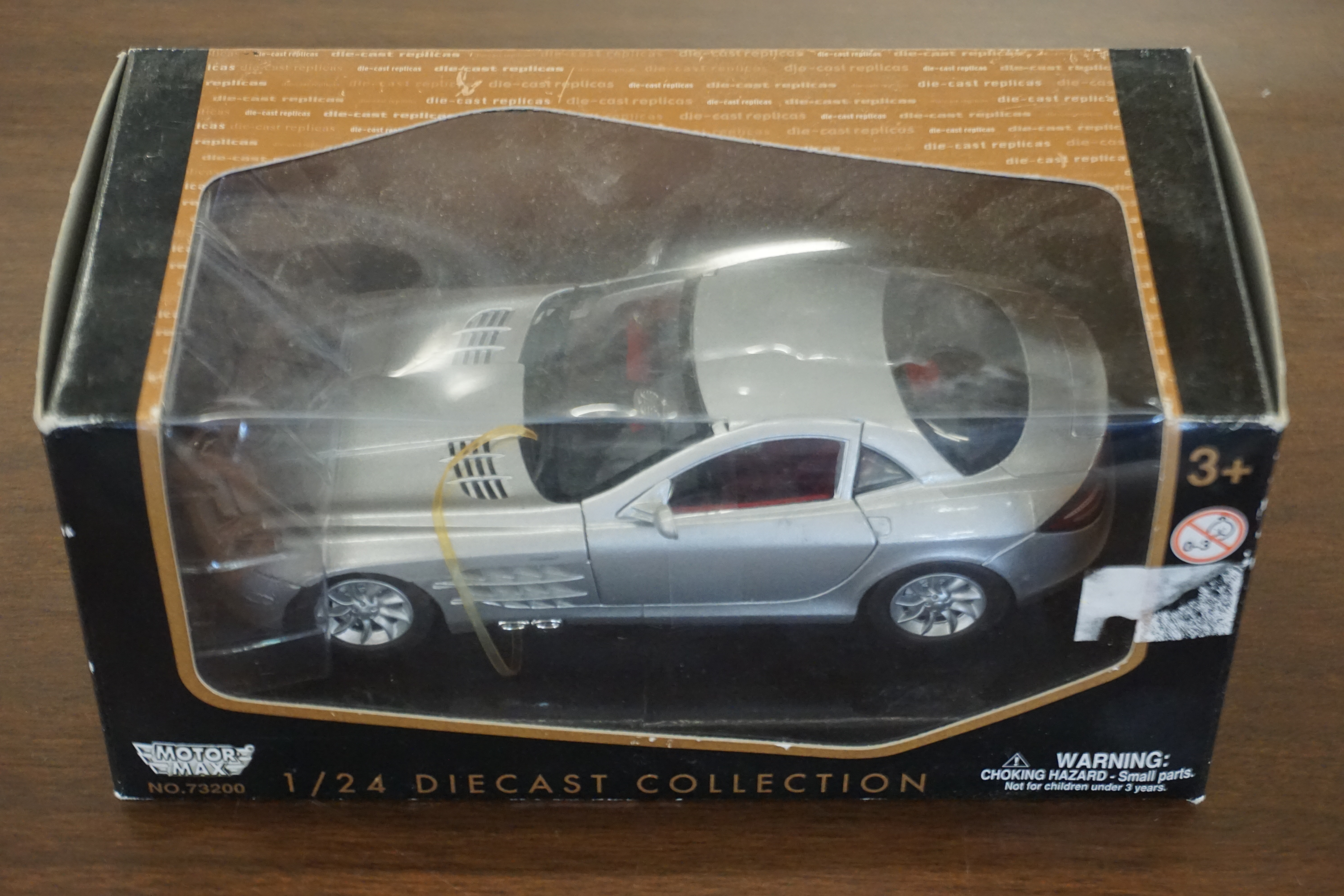 (image for) Motor Max 1/24 scale Mercedes SLR McLaren silver (4157)