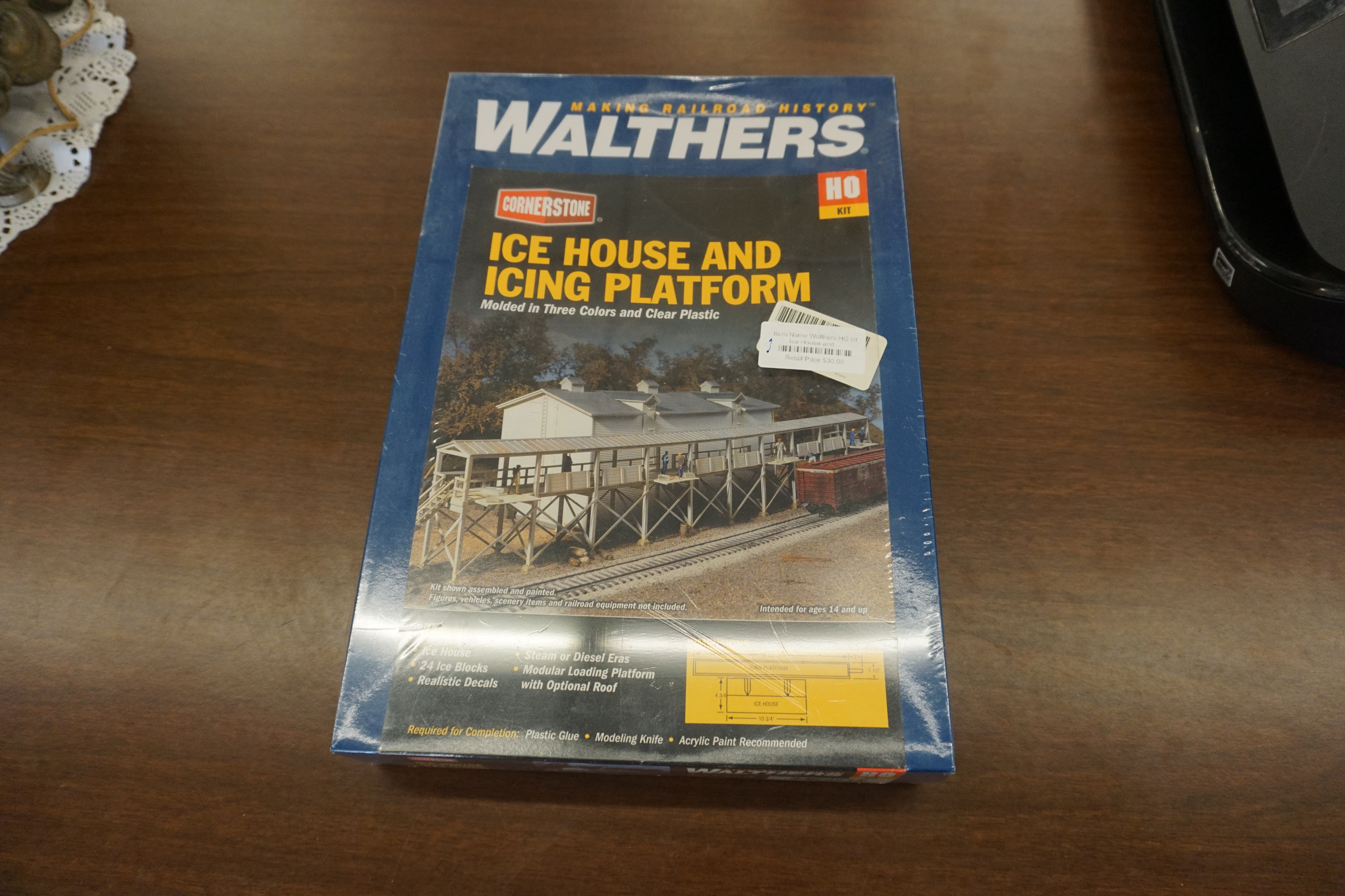 (image for) Walthers Corner Stone Ice House and Icing Platform HO Train Model Kit (10548)