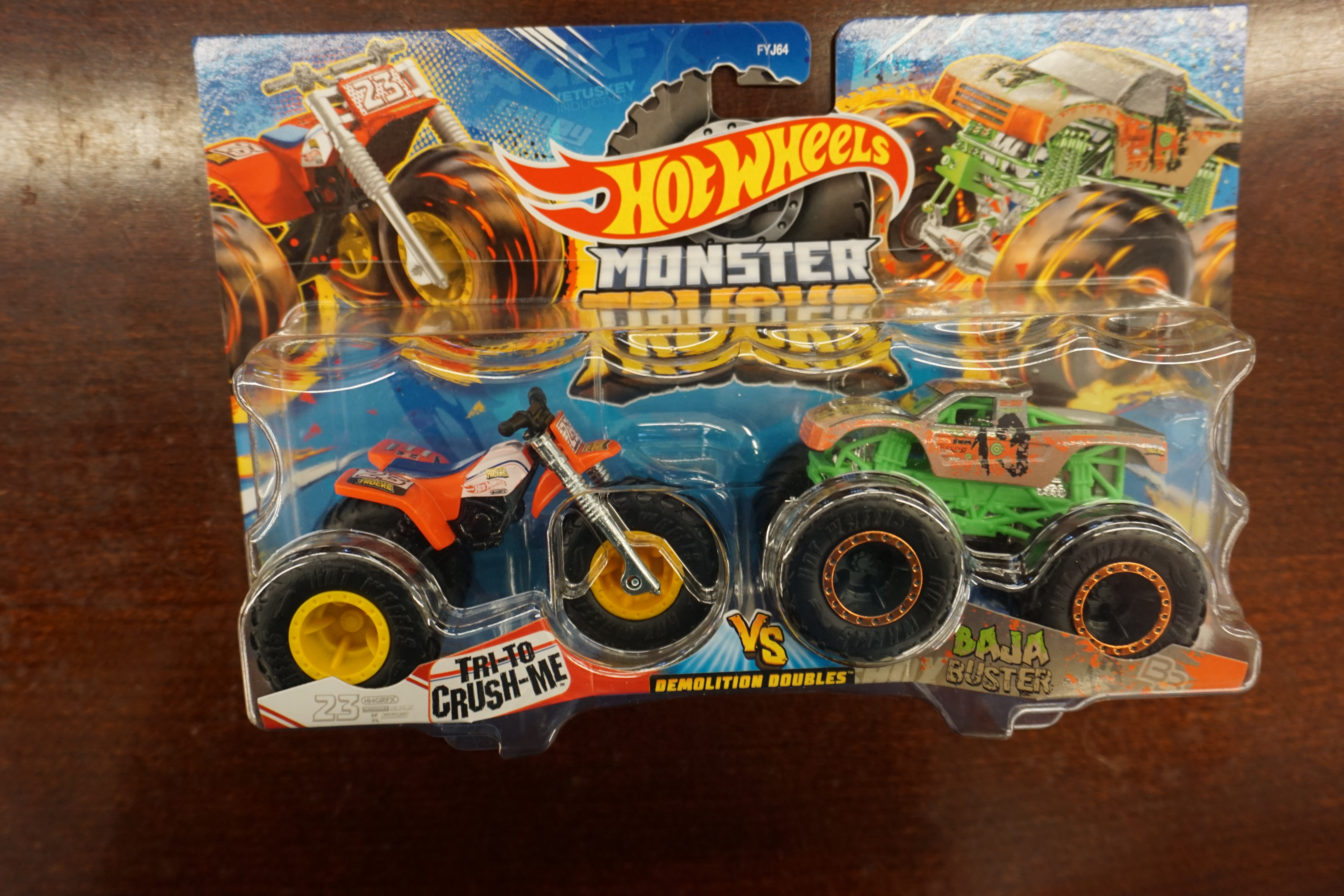 (image for) Hot Wheels Monster Trucks Demolition Doubles Tri-To Crush Me and Baja Buster (10964)