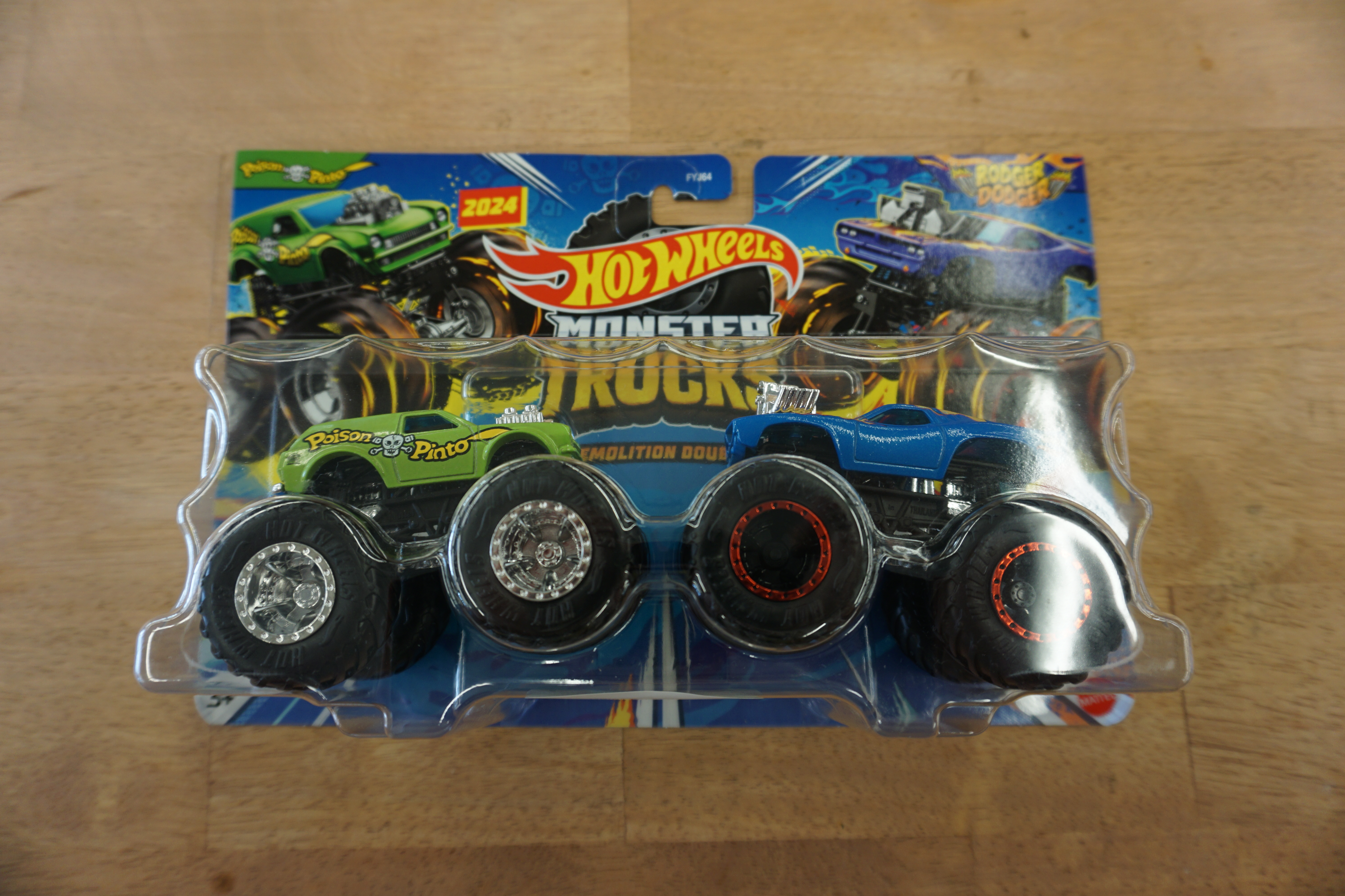 (image for) monster trucks hot wheels demolition doubles Poision Pinto vs Rodger Dodger (10960)